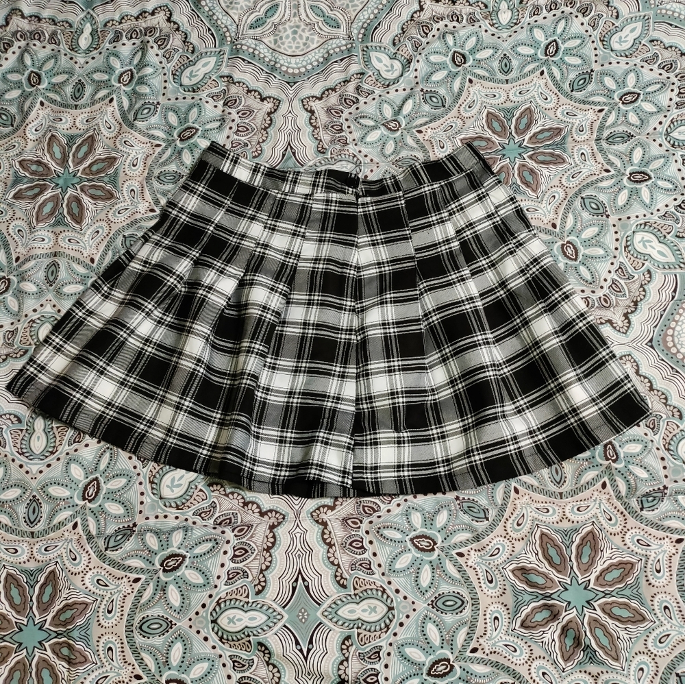 Rue21 Black Plaid Midi Pleated Skirt